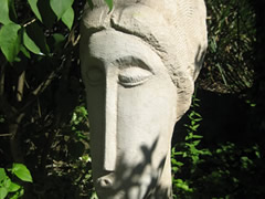 Modigliani garden statues